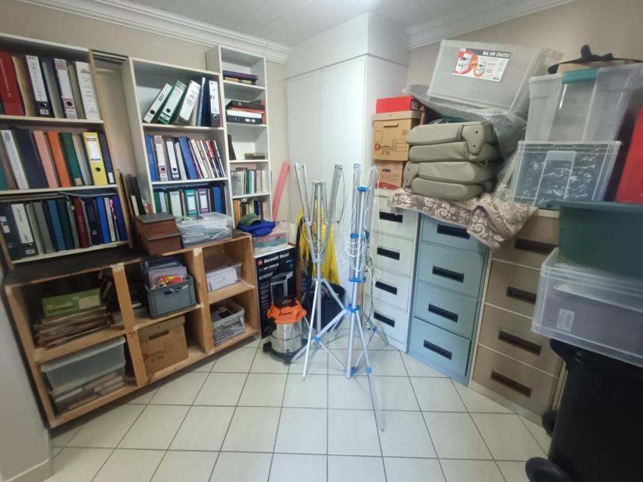 5 Bedroom Property for Sale in Eldoraigne Gauteng
