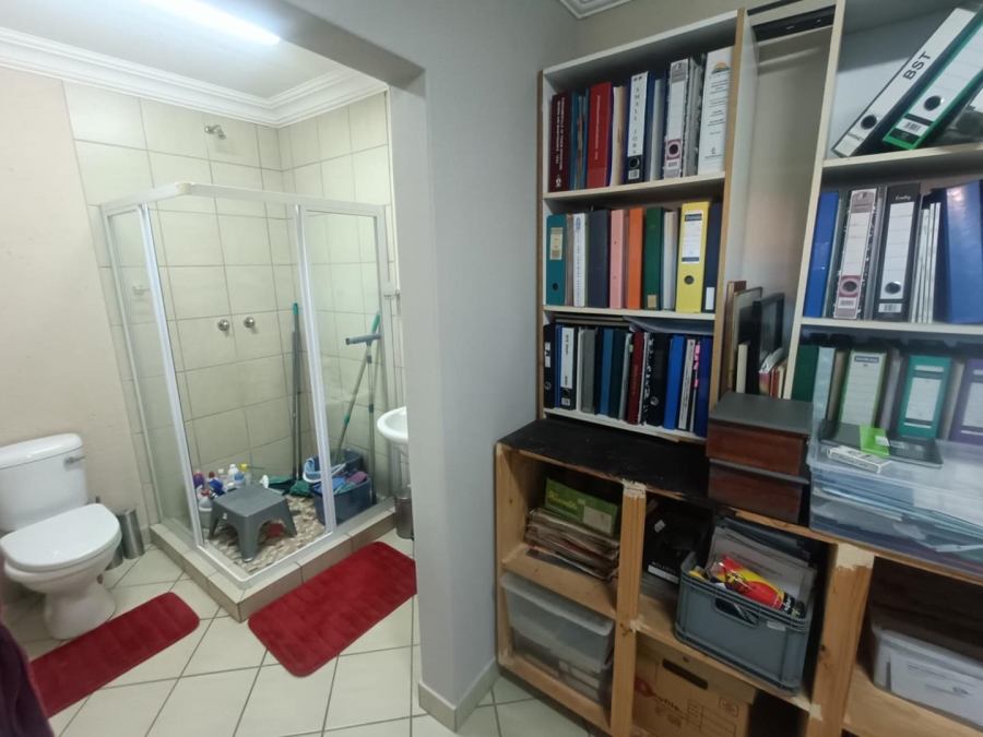 5 Bedroom Property for Sale in Eldoraigne Gauteng