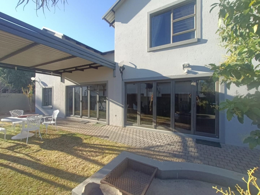5 Bedroom Property for Sale in Eldoraigne Gauteng