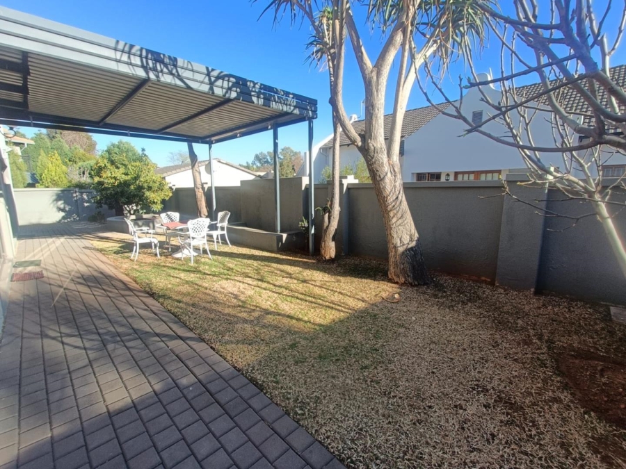 5 Bedroom Property for Sale in Eldoraigne Gauteng