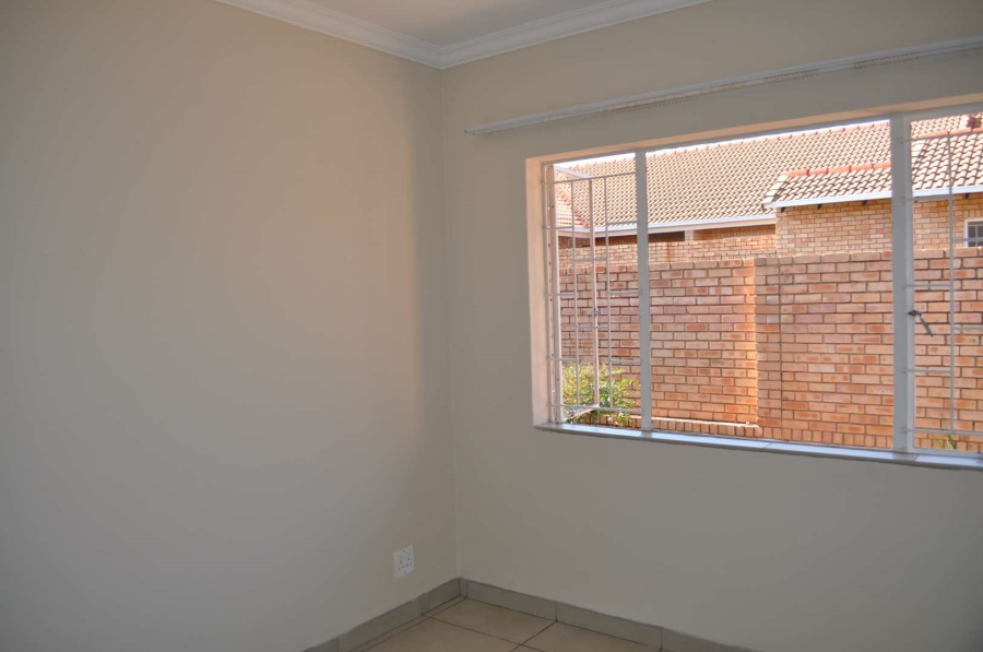 3 Bedroom Property for Sale in Faerie Glen Gauteng