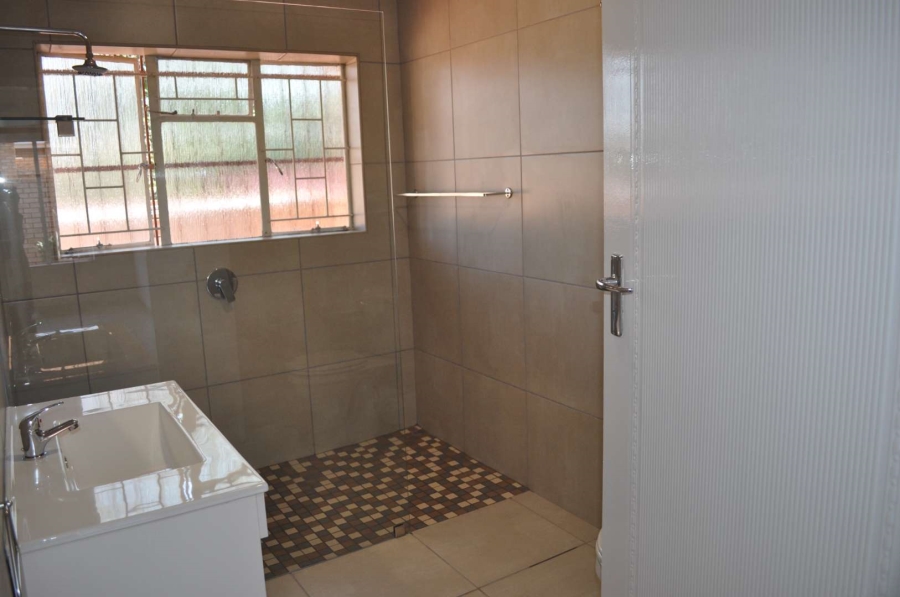 3 Bedroom Property for Sale in Faerie Glen Gauteng