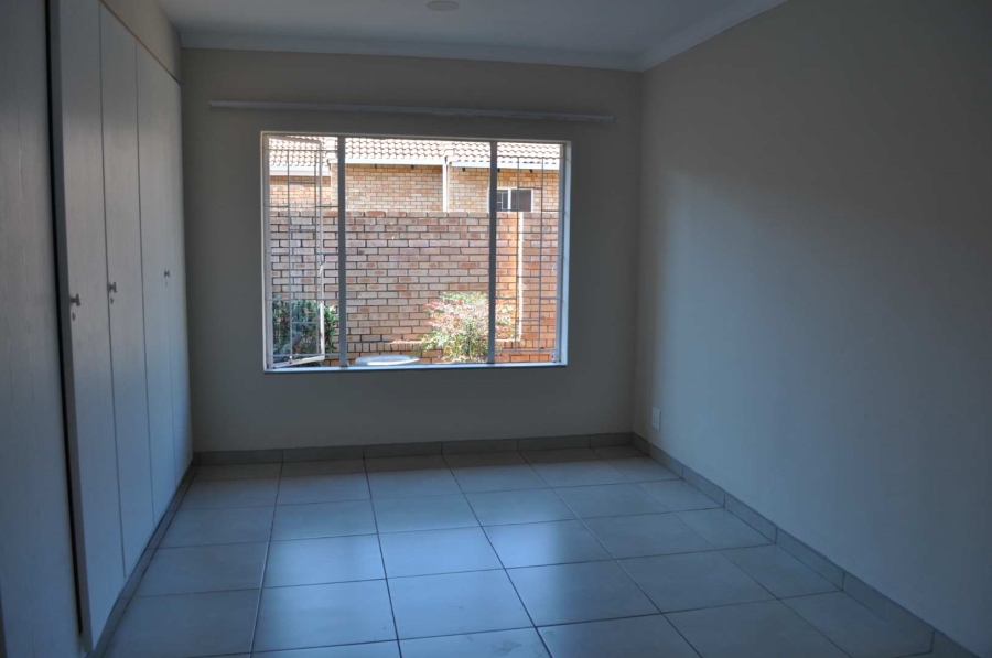 3 Bedroom Property for Sale in Faerie Glen Gauteng