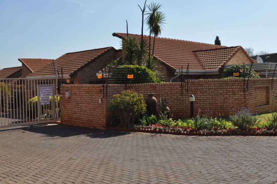3 Bedroom Property for Sale in Faerie Glen Gauteng