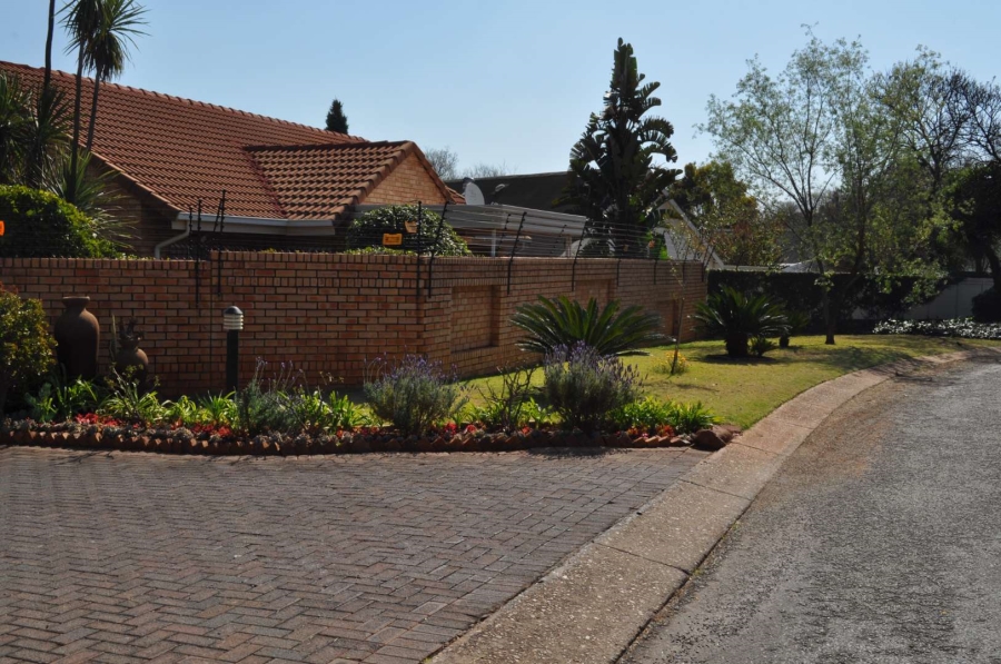 3 Bedroom Property for Sale in Faerie Glen Gauteng