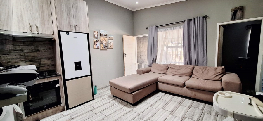 2 Bedroom Property for Sale in Klippoortje Gauteng