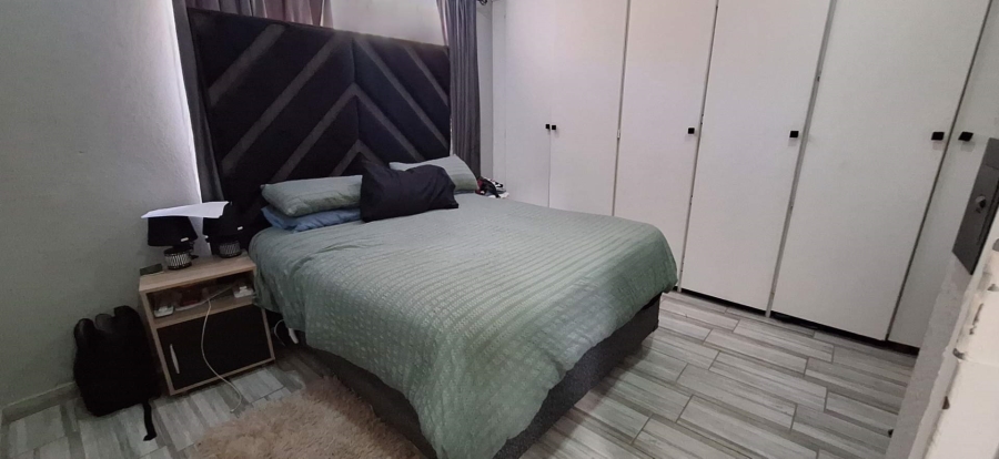 2 Bedroom Property for Sale in Klippoortje Gauteng