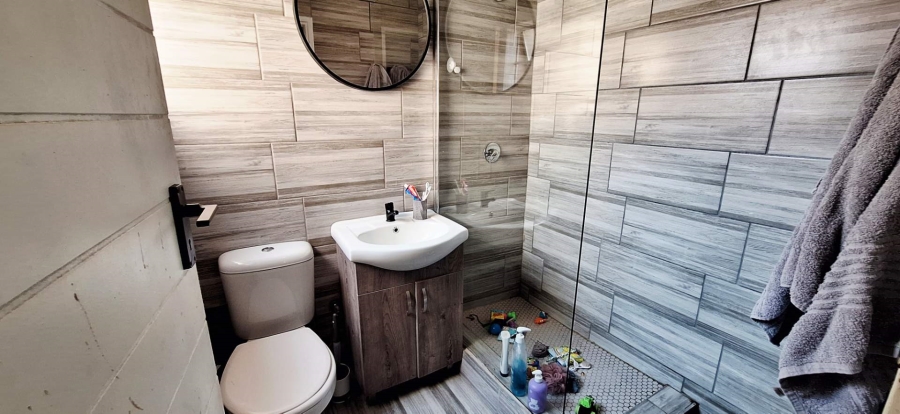 2 Bedroom Property for Sale in Klippoortje Gauteng