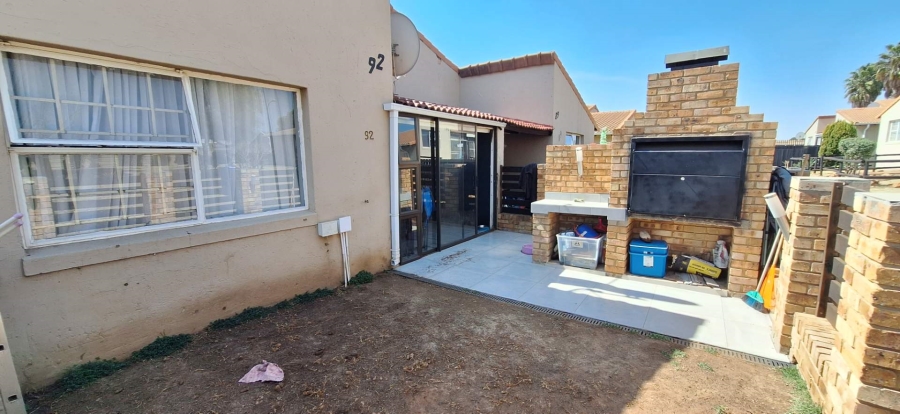 2 Bedroom Property for Sale in Klippoortje Gauteng