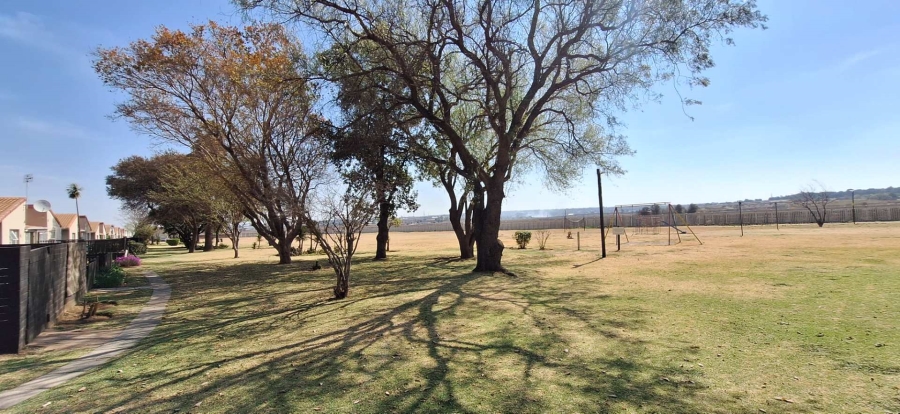 2 Bedroom Property for Sale in Klippoortje Gauteng
