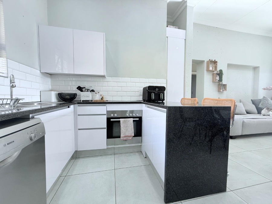 2 Bedroom Property for Sale in Glenvista Gauteng