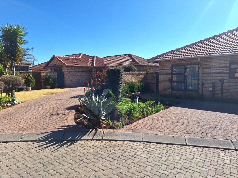 3 Bedroom Property for Sale in New Market Gauteng