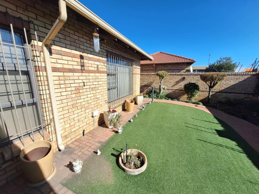 3 Bedroom Property for Sale in New Market Gauteng