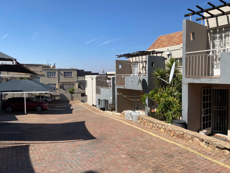 2 Bedroom Property for Sale in Ridgeway Gauteng