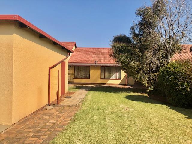 3 Bedroom Property for Sale in Verwoerdpark Gauteng