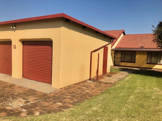 3 Bedroom Property for Sale in Verwoerdpark Gauteng