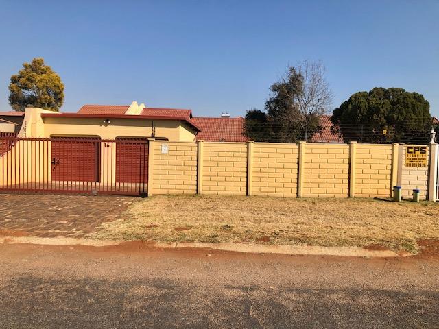 3 Bedroom Property for Sale in Verwoerdpark Gauteng