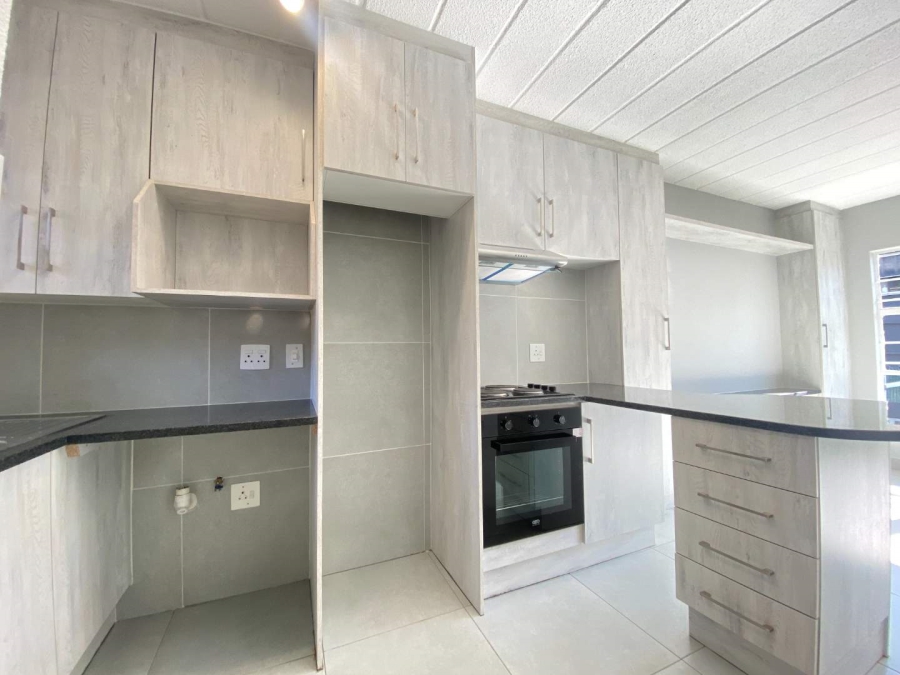 2 Bedroom Property for Sale in Linmeyer Gauteng