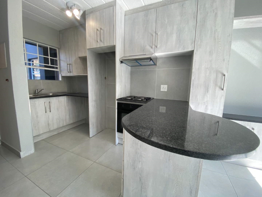 2 Bedroom Property for Sale in Linmeyer Gauteng