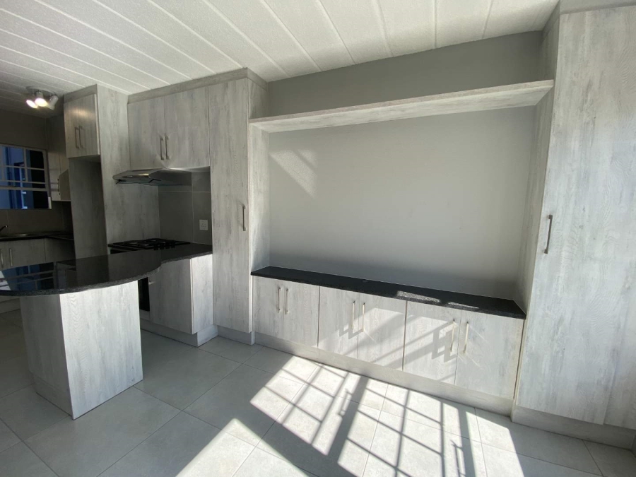 2 Bedroom Property for Sale in Linmeyer Gauteng