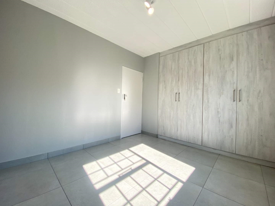 2 Bedroom Property for Sale in Linmeyer Gauteng