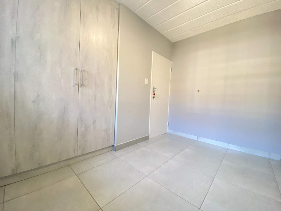 2 Bedroom Property for Sale in Linmeyer Gauteng