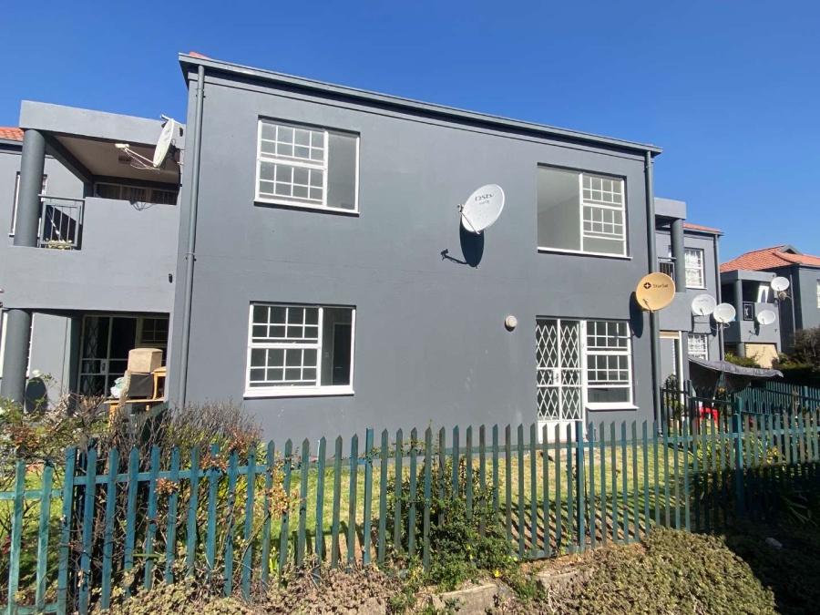 2 Bedroom Property for Sale in Linmeyer Gauteng