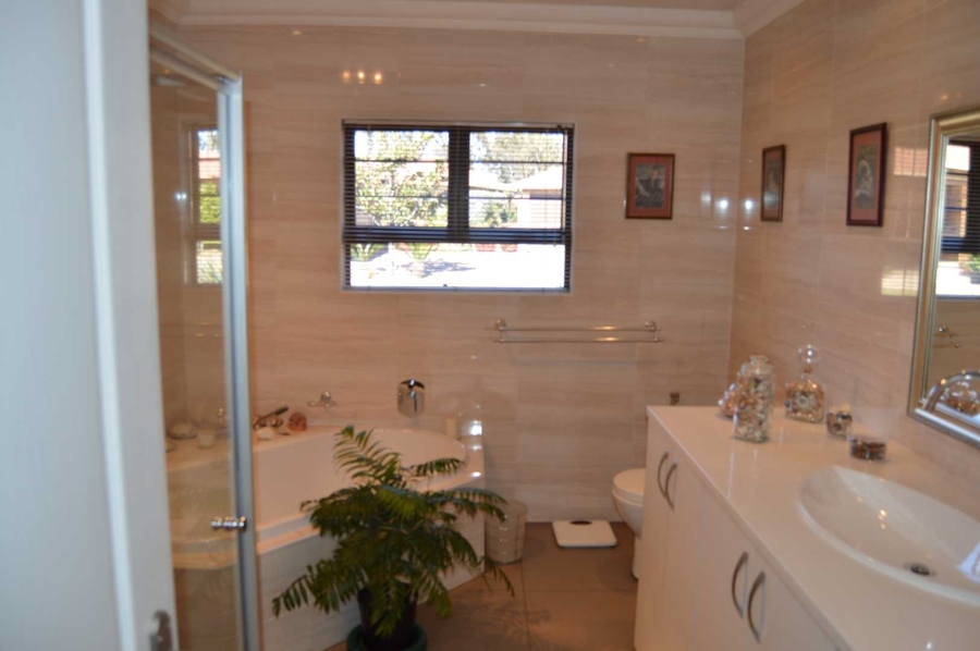 3 Bedroom Property for Sale in New Market Gauteng
