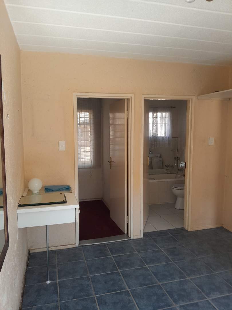1 Bedroom Property for Sale in Rewlatch Gauteng