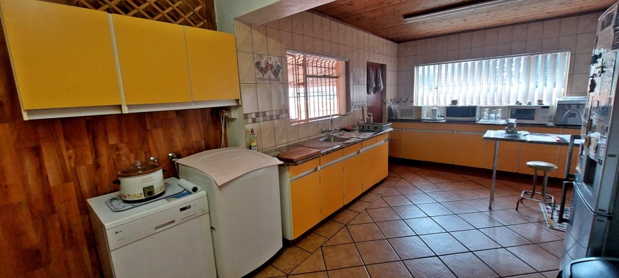 4 Bedroom Property for Sale in Verwoerdpark Gauteng