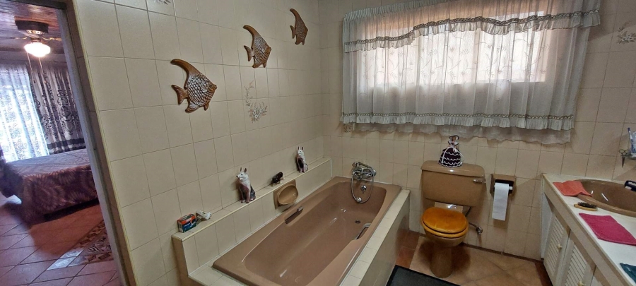 4 Bedroom Property for Sale in Verwoerdpark Gauteng