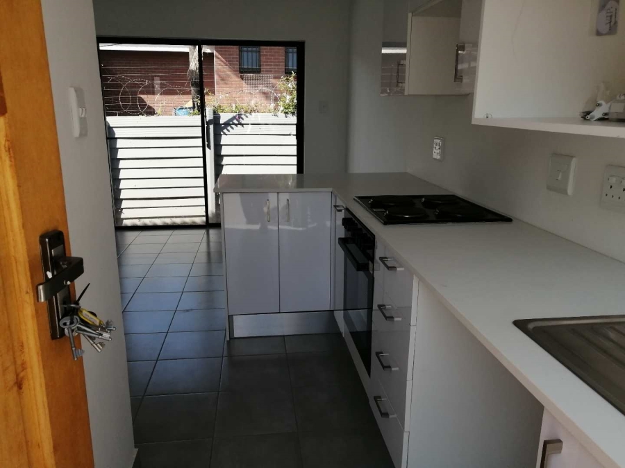 To Let 2 Bedroom Property for Rent in Wendywood Gauteng