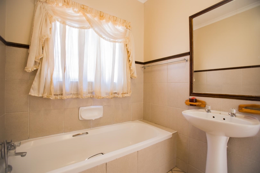 To Let 3 Bedroom Property for Rent in Equestria Gauteng