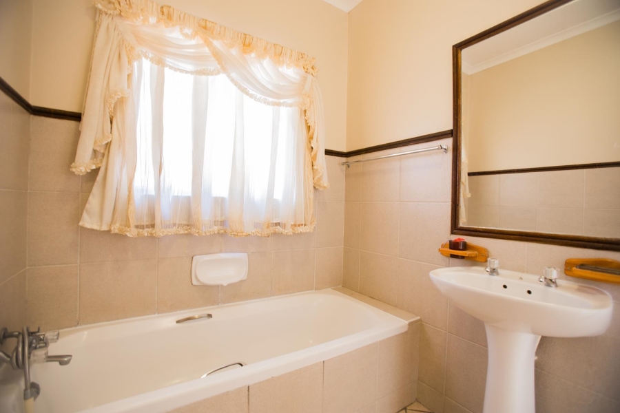 To Let 3 Bedroom Property for Rent in Equestria Gauteng