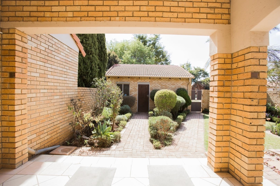 To Let 3 Bedroom Property for Rent in Equestria Gauteng