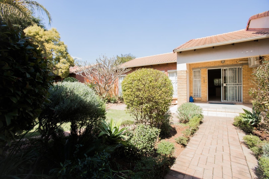 To Let 3 Bedroom Property for Rent in Equestria Gauteng