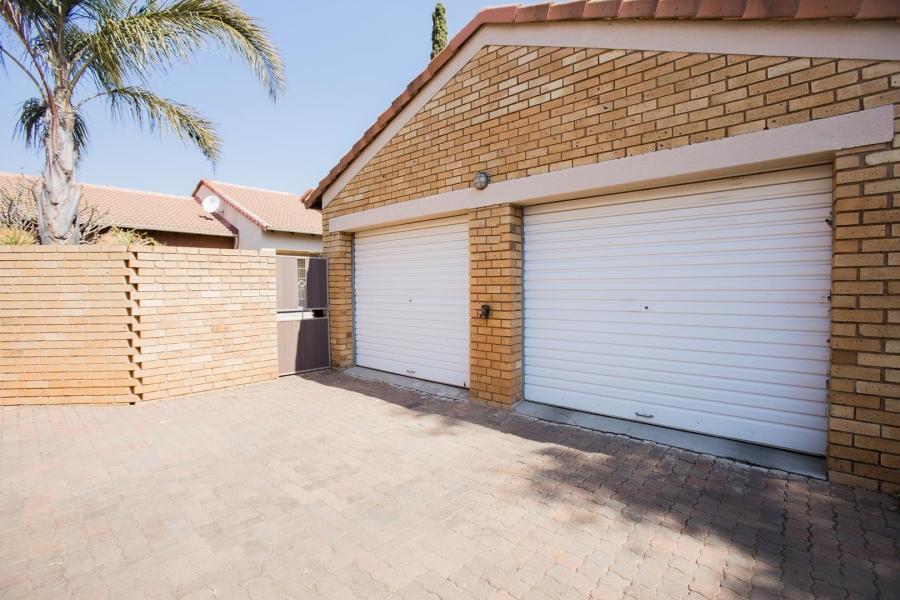 To Let 3 Bedroom Property for Rent in Equestria Gauteng