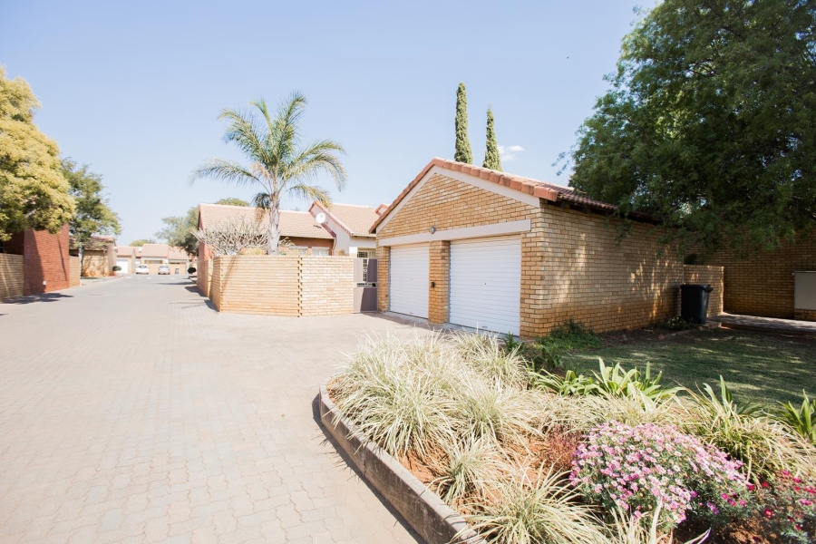 To Let 3 Bedroom Property for Rent in Equestria Gauteng