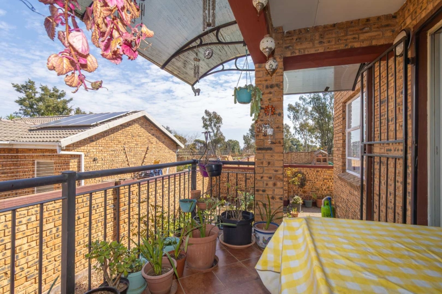 2 Bedroom Property for Sale in Honeydew Gauteng