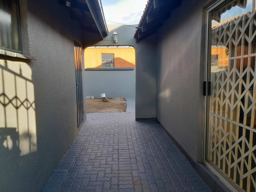 2 Bedroom Property for Sale in Mabopane Gauteng
