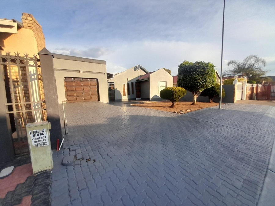 2 Bedroom Property for Sale in Mabopane Gauteng