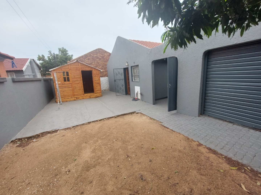 2 Bedroom Property for Sale in Mabopane Gauteng