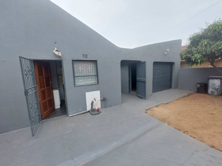 2 Bedroom Property for Sale in Mabopane Gauteng