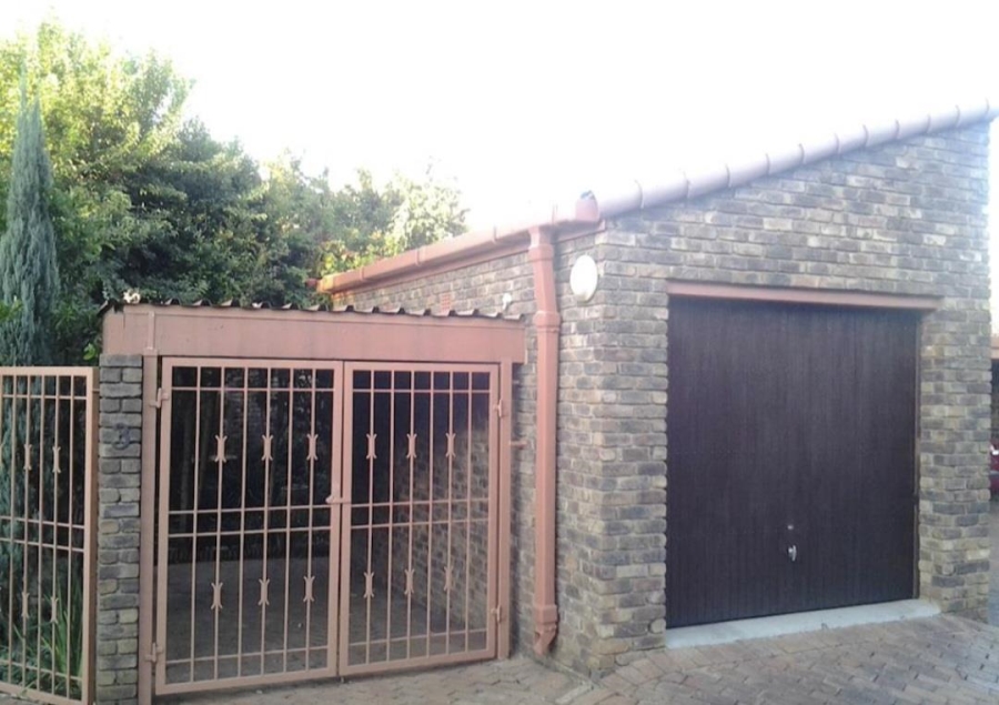 To Let 3 Bedroom Property for Rent in Morningside Gauteng