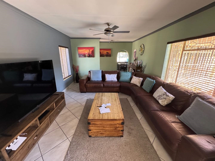 4 Bedroom Property for Sale in Verwoerdpark Gauteng