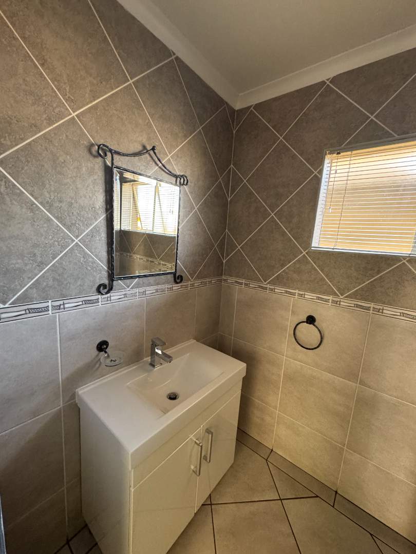 4 Bedroom Property for Sale in Verwoerdpark Gauteng