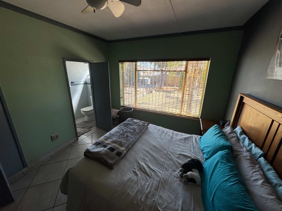 4 Bedroom Property for Sale in Verwoerdpark Gauteng