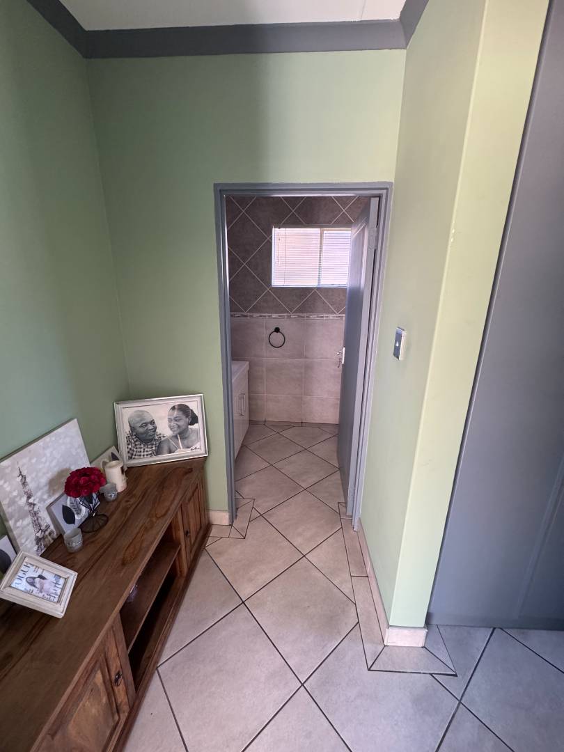 4 Bedroom Property for Sale in Verwoerdpark Gauteng