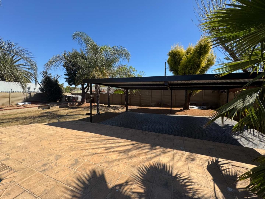 4 Bedroom Property for Sale in Verwoerdpark Gauteng
