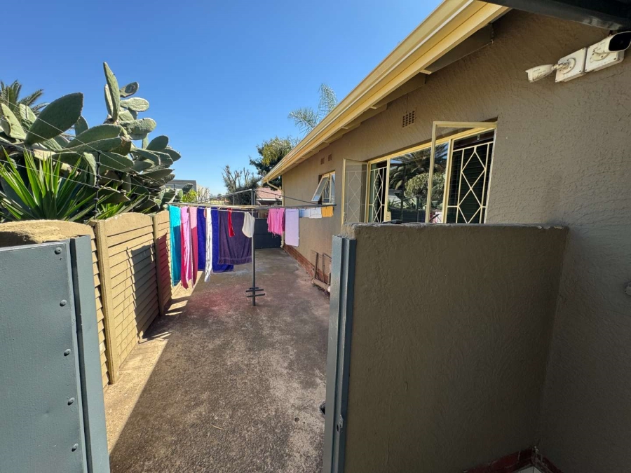 4 Bedroom Property for Sale in Verwoerdpark Gauteng